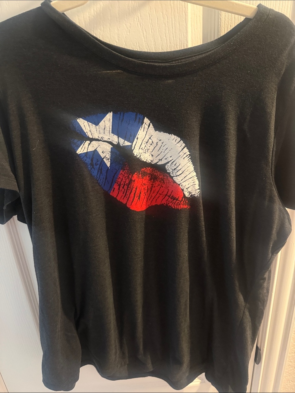 T‑Shirt with Red, White & Blue Lip Graphic